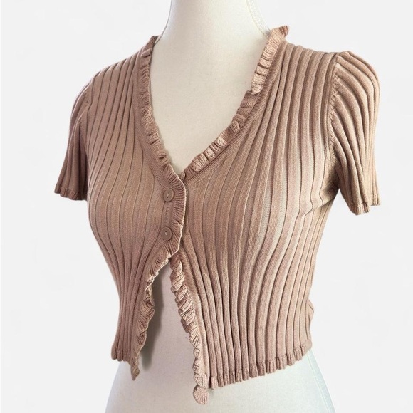 Love Tree Ribbed Short Sleeve Ruffle Crop Top | Size L - Picture 3 of 6